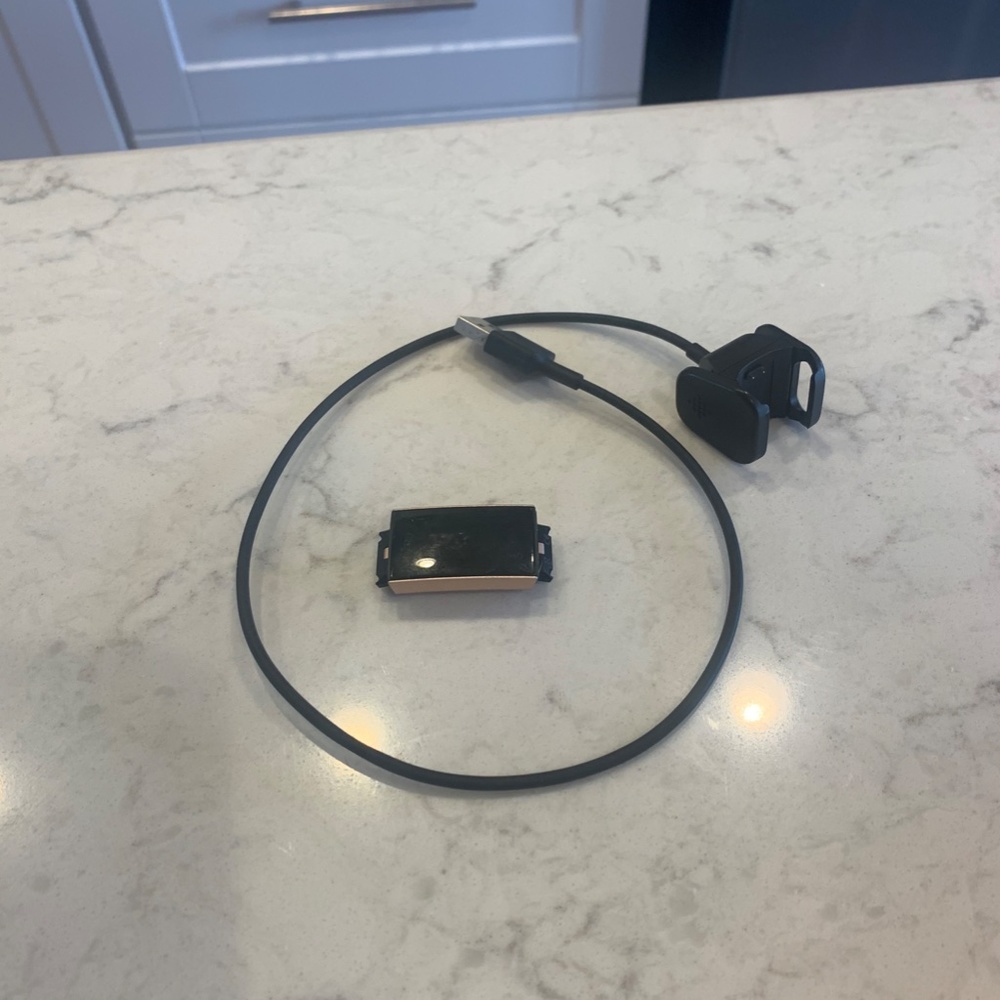 Fitbit Charge 3 - Picture 3 of 3